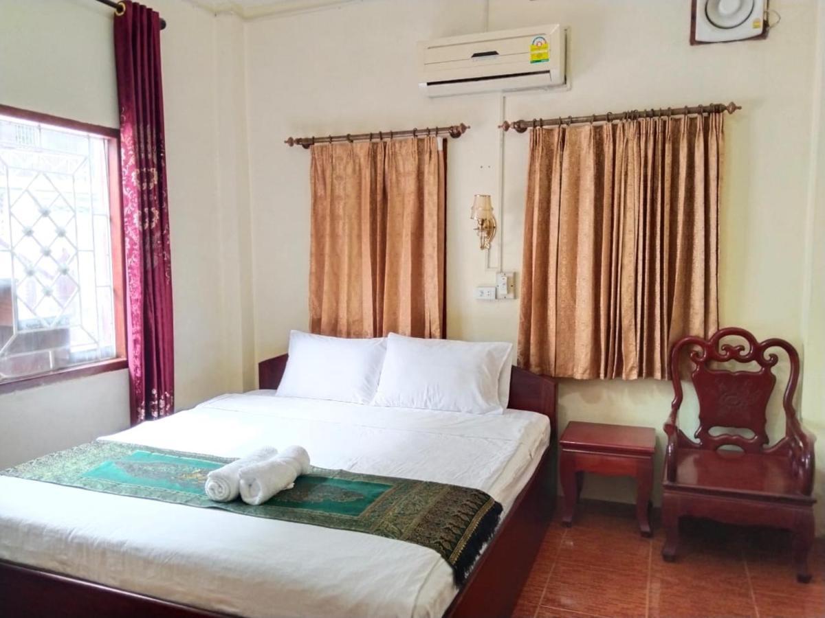 Thipphaphone Guesthouse Muang Pakbèng Exteriér fotografie